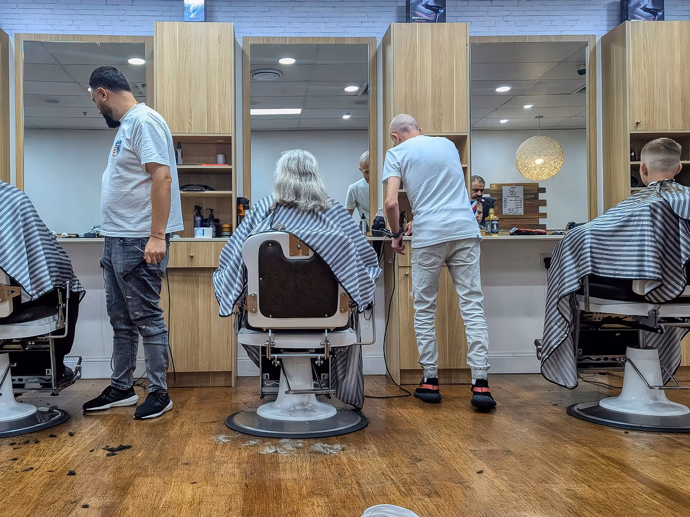 Hairstylist & Booth Renter Taxes in Canada: Chair Rent, Product, and the T2125